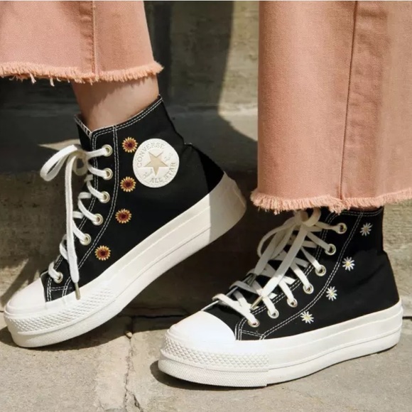 CONVERSE Festival Floral Chuck Taylor All Star Hightop Lift Platform Sneaker 7.5 - Picture 3 of 12